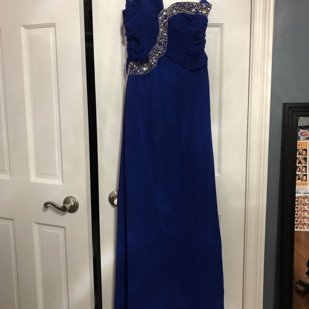 One shoulder dress